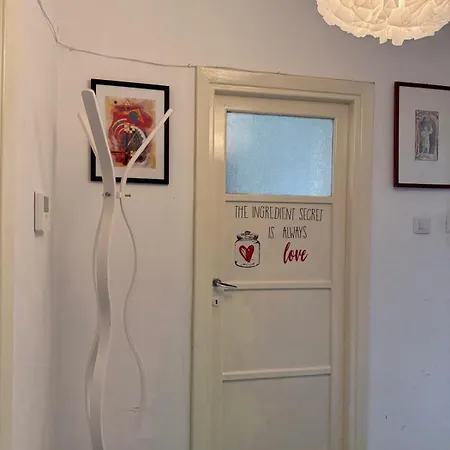 Vatican Family House Metro A - Collection * רומא